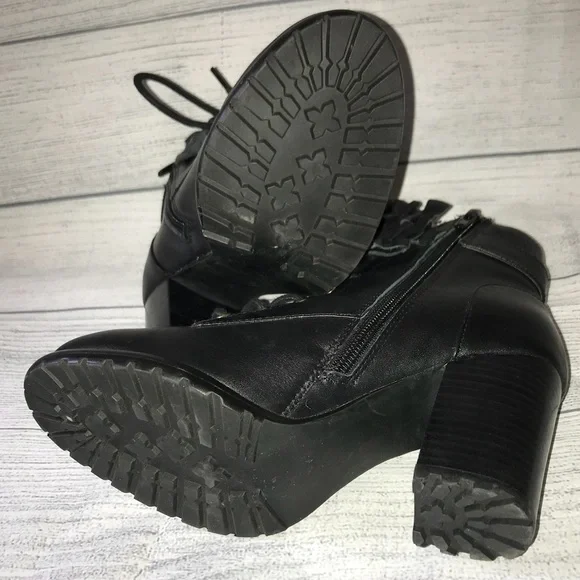 NEW BETSEY JOHNSON Alleexis Bootie - Picture 4 of 8